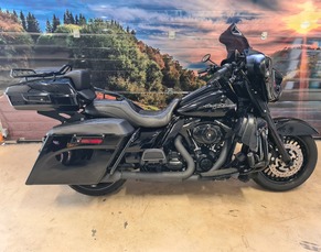HARLEY-DAVIDSON FLHX LOOK