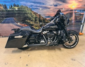 HARLEY-DAVIDSON FLHX STREET GLIDE