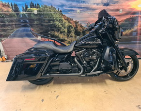 HARLEY-DAVIDSON FLHX LOOK FLHTCU BTW MOTOR
