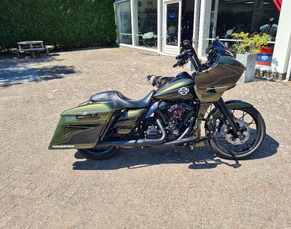 2023 FLTRXS Road Glide