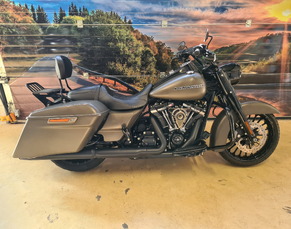 HARLEY-DAVIDSON FLHRXS 5HD ROAD KING SPECIAL