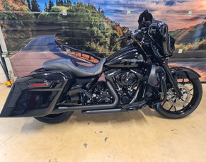 HARLEY-DAVIDSON FLHX STREET GLIDE